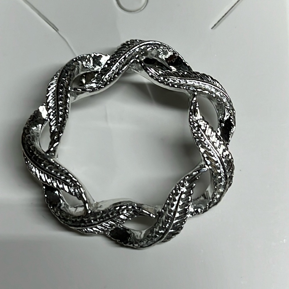 Vintage GERRY'S Feather Wreath Brooch Pin Round Textured Silver Tone Signed